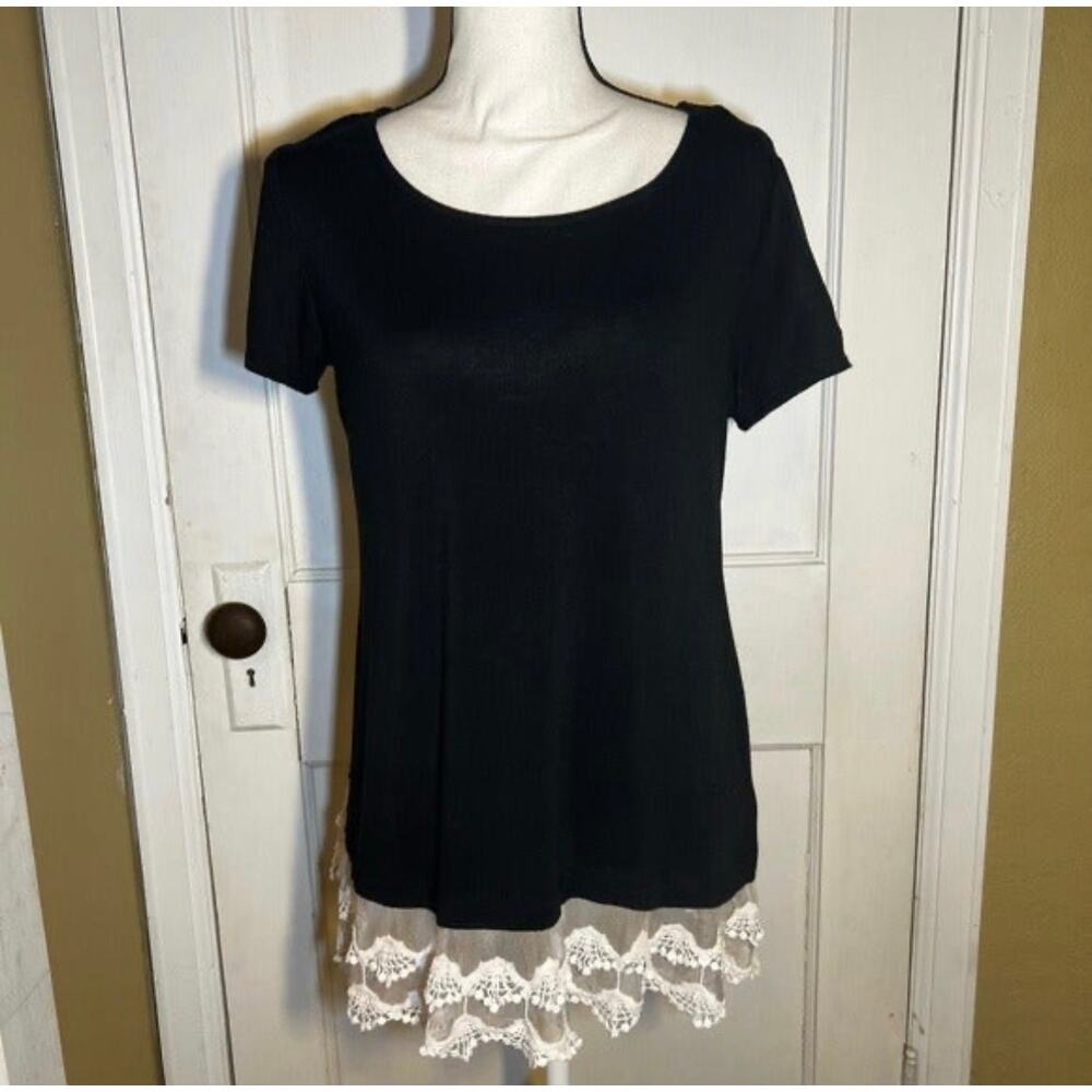 Women's Classy Black Short Sleeve AGB T-Shirt White Bottom Lace Contrast Size M